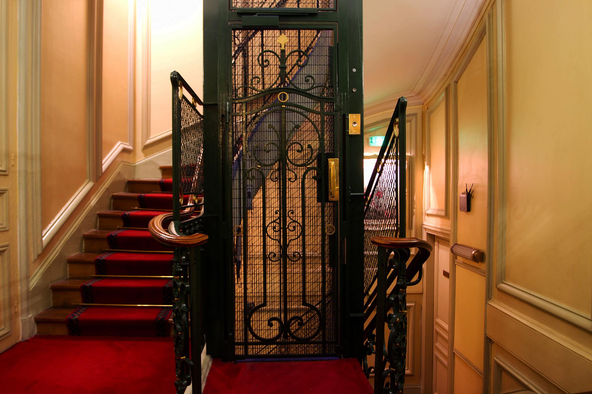Hotel Langlois Paris Exteriör bild