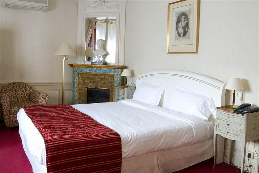 Hotel Langlois Paris Exteriör bild