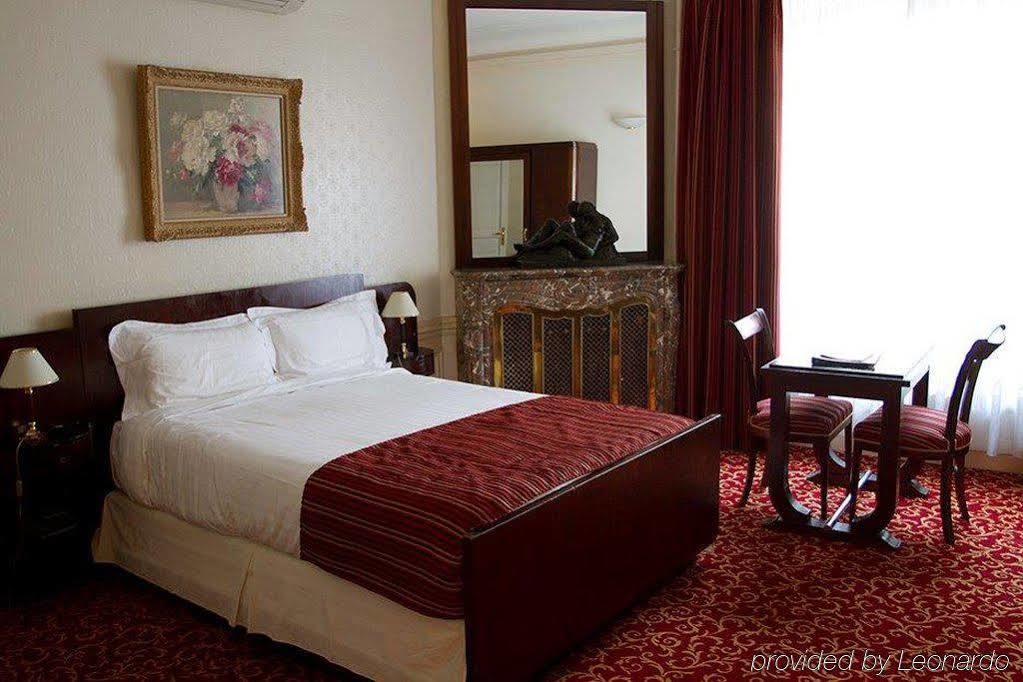 Hotel Langlois Paris Exteriör bild